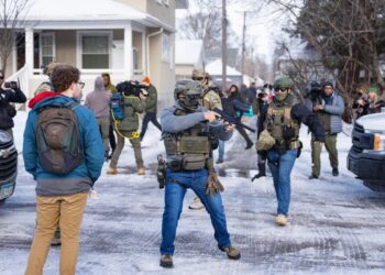 People Are Using AI to Falsely Identify the Federal Agent Who Shot Renee Good