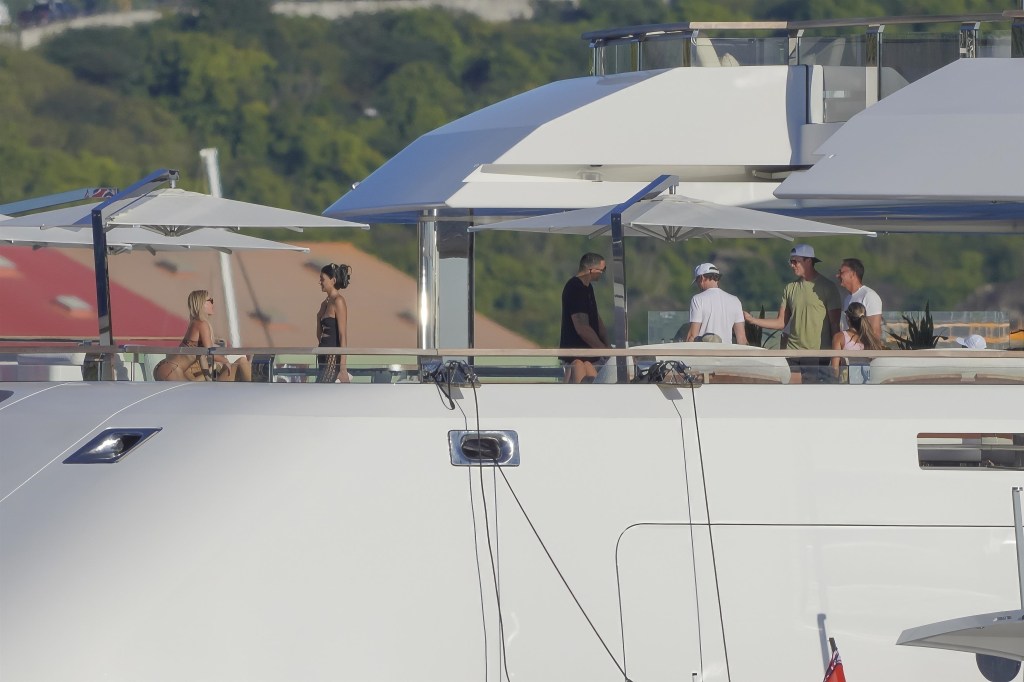 Leonardo DiCaprio and Vittoria Ceretti with friends on a yacht in Saint-Barth.