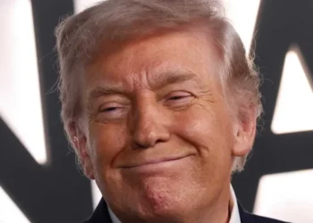 ​Republicans say Trump ‘falling apart’ as he sends desperate plea: ‘Do you still love me?’