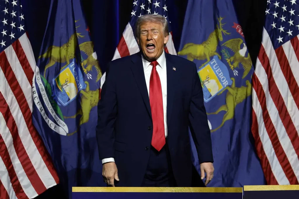 Trump gives middle finger to worker shouting ‘Pedophile protector’