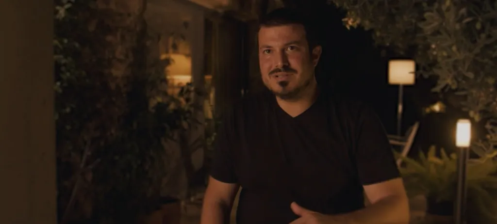 Cakir works as an associate professor at Izmir Democracy University, specializing in architectural acoustics.