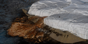 6 Natural Phenomena on Earth That Sound Fake But Aren’t