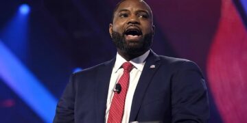 ‘Looks bad’: MAGA Rep’s wife bought over $50K in Bitcoin same day he pushed crypto tax cut