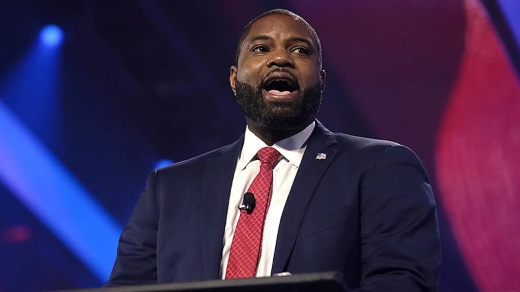 ‘Looks bad’: MAGA Rep’s wife bought over $50K in Bitcoin same day he pushed crypto tax cut