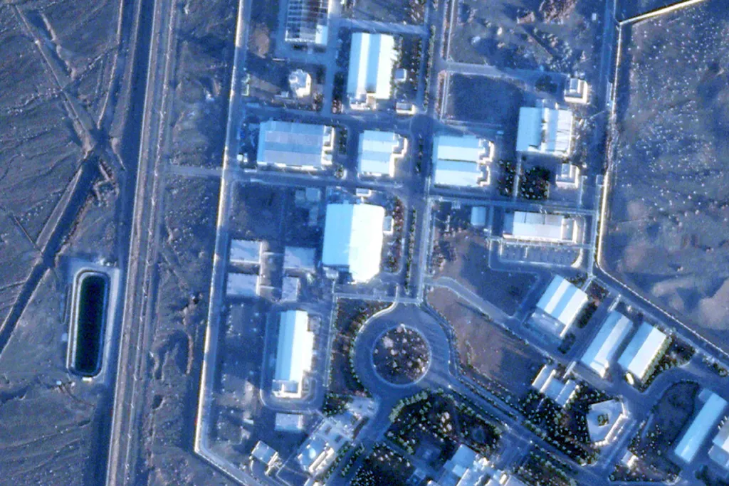Satellite image of the Pilot Fuel Enrichment Planet covered by a new roof at Iran's Natanz nuclear enrichment site.