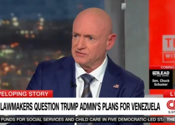‘Does anybody believe this guy?’ Mark Kelly rips Stephen Miller on CNN