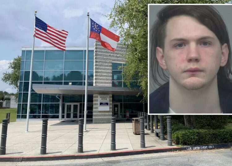 Atlanta deputy charged with sending nude pictures and videos to teens