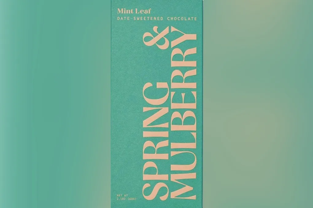 Spring & Mulberry chocolate bar in mint leaf flavor.