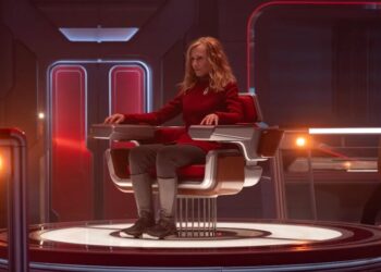 ‘Star Trek: Starfleet Academy’ Review: Holly Hunter Thrives in Playful Franchise Expansion