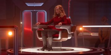 ‘Star Trek: Starfleet Academy’ Review: Holly Hunter Thrives in Playful Franchise Expansion