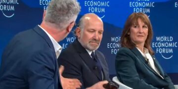 Pouting Trump envoy gets laughed at as he snaps at Davos panel’s Greenland question