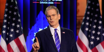 ‘Brain the size of a walnut’: Bessent goes off on Newsom