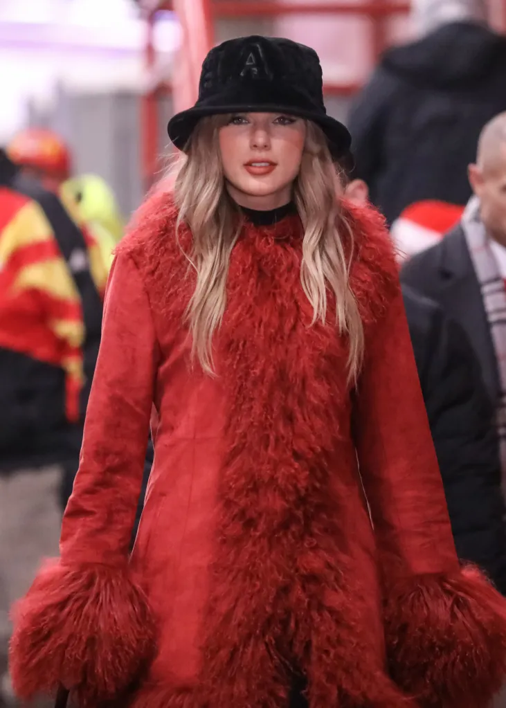 Taylor Swift hugs Brittany Mahomes at the AFC Championship Game.