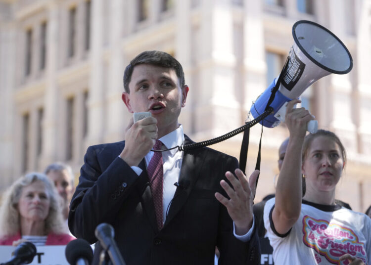 Talarico leads Crockett in Texas Senate primary, according to new poll