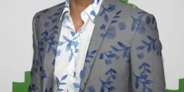 Trump-voting mega podcaster shocks as he dumps president in favor of progressive icon