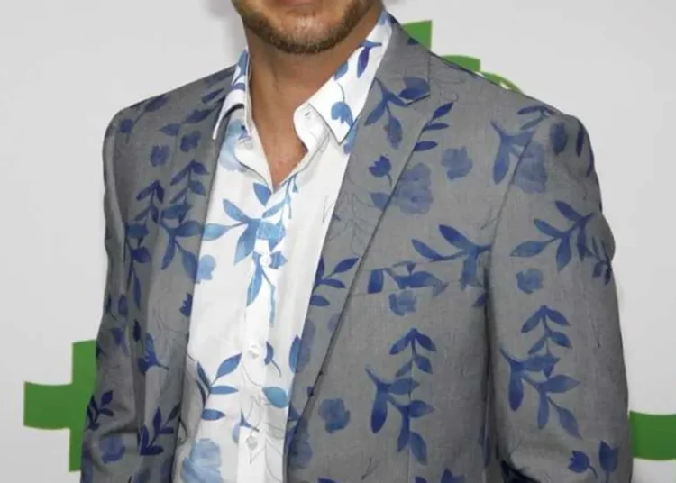 Trump-voting mega podcaster shocks as he dumps president in favor of progressive icon