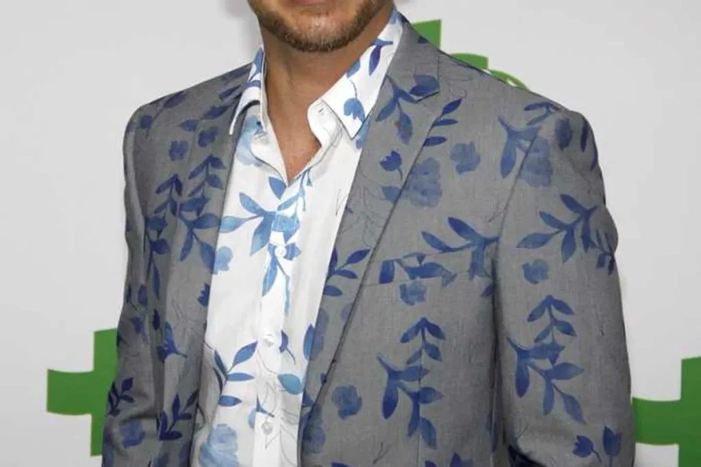 Trump-voting mega podcaster shocks as he dumps president in favor of progressive icon