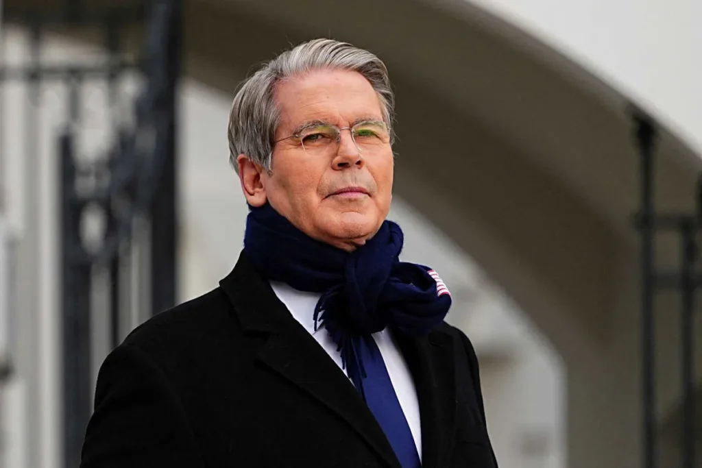 Cabinet member has harsh words for Trump after new ‘mess’: ‘The secretary isn’t happy’