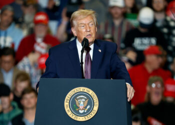 Trump’s super PAC enters the midterms with $300 million in the bank