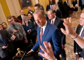 Seven renegade Republicans join Democrats to stall massive spending deal