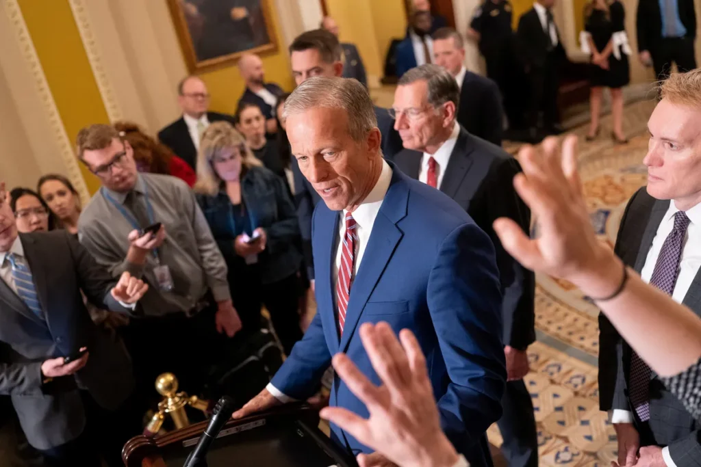 Seven renegade Republicans join Democrats to stall massive spending deal