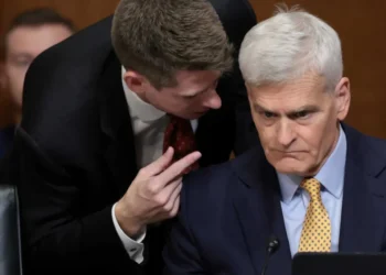 ‘Dummy’: Analysts pile on GOP senator for ’empty words’ over RFK Jr.’s ‘unnecessary’ move