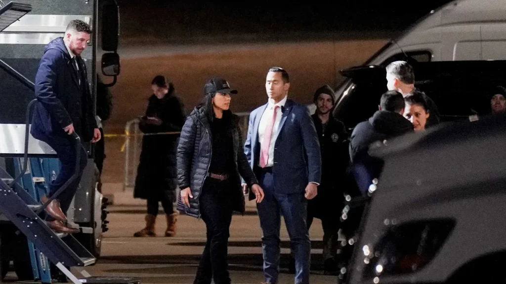 MAGA CNN strategist slams Trump admin’s Georgia election raid as brutal midterms loom