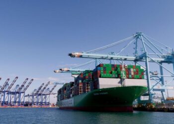 Trade gap shrinks to smallest since 2009 on imports drop