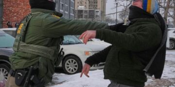 Trump’s playbook falters in crisis response to Minneapolis shooting