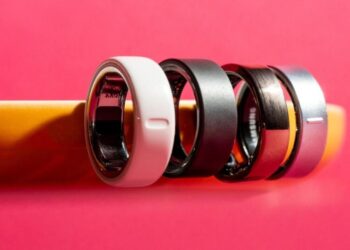 Why are smart rings outpacing smartwatches despite late market entry?