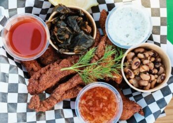 Smorgasburg’s new lineup brings dumplings, fried fish and sausage with a side of opera