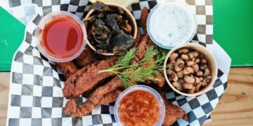 Smorgasburg’s new lineup brings dumplings, fried fish and sausage with a side of opera