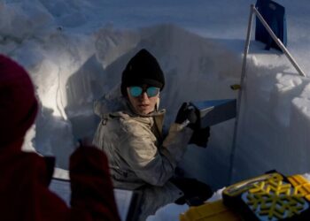 Rain, not snow: Extraordinary warmth leaves mountains less snowy across the West