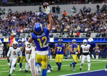 Matthew Stafford makes MVP case as Rams beat Cardinals, clinch playoff trip to Carolina