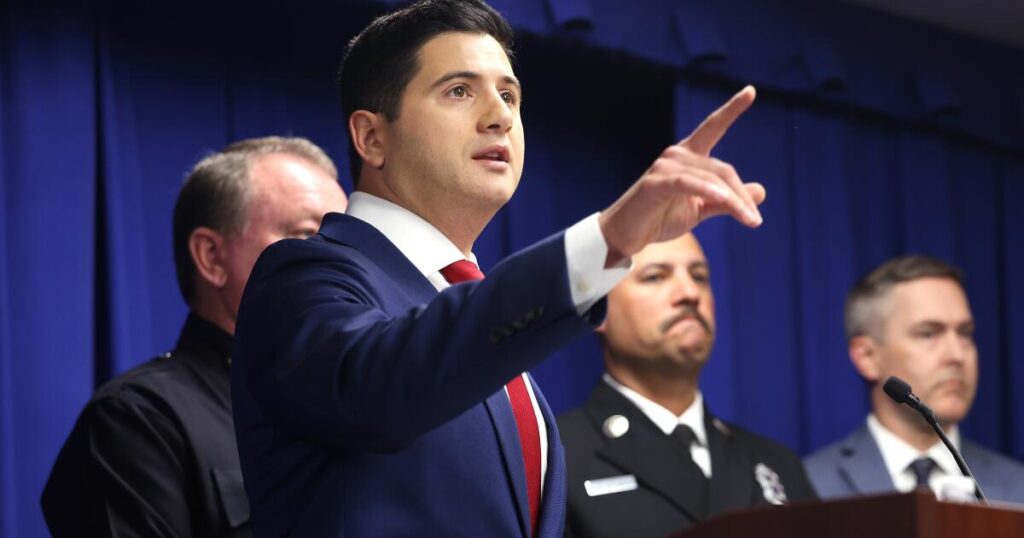 Top Los Angeles federal prosecutor faces blistering criticism for response to Minneapolis shooting