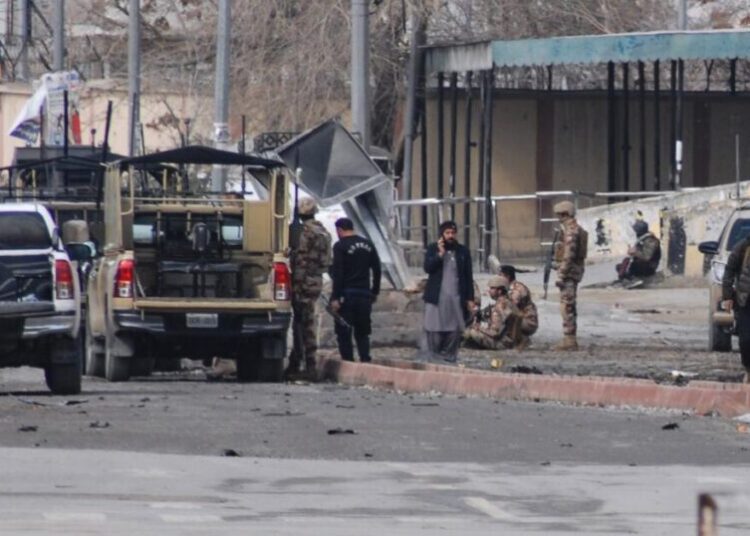 Militants kill 33 people in attacks in southwest Pakistan; 92 assailants also killed