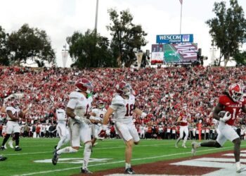 College football needs to stop diminishing the national treasure that is the Rose Bowl