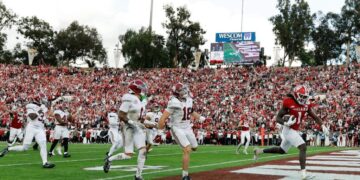 College football needs to stop diminishing the national treasure that is the Rose Bowl