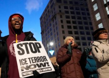 Sen. Susan Collins announces end to ICE large-scale operations in Maine after talks with Noem