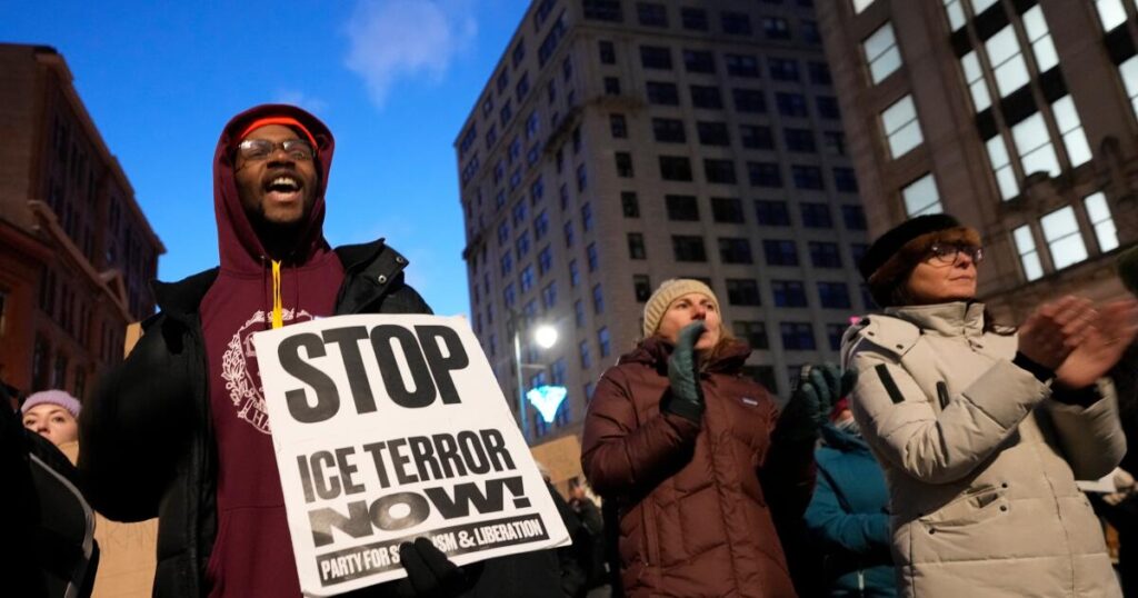 Sen. Susan Collins announces end to ICE large-scale operations in Maine after talks with Noem