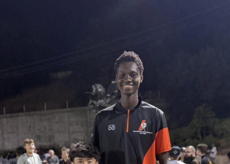 Prep talk: St. Francis standout golfer Jaden Soong meets 7-foot-4 classmate