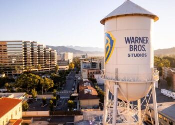 Netflix amends Warner Bros. deal to all cash in bidding war