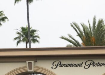Paramount extends tender offer deadline to woo Warner shareholders as proxy fight heats up