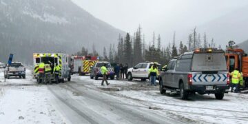 Santa Clarita girls hockey team members injured in fatal multi-vehicle crash in Colorado