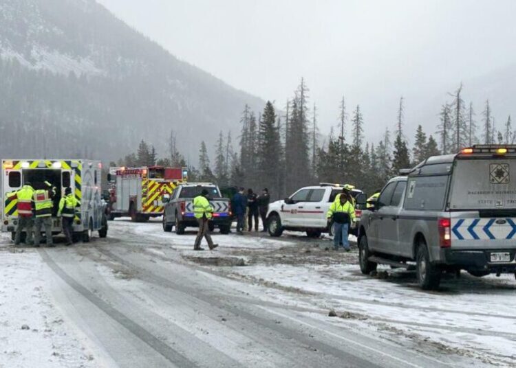 Santa Clarita girls hockey team members injured in fatal multi-vehicle crash in Colorado