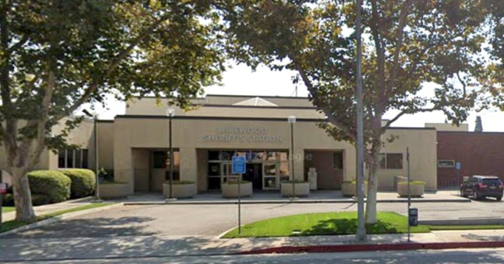 Man, woman and 17-year-old girl, believed to be family, are fatally shot in Lakewood