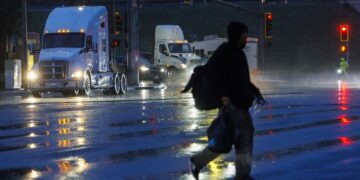 New Year’s Day downpour floods Southern California highways
