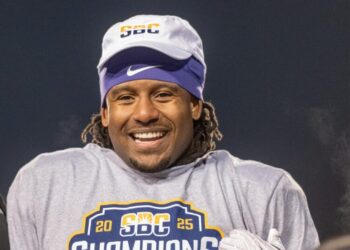 UCLA lands a top transfer in James Madison running back Wayne Knight