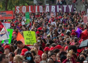 LAUSD teachers union members authorize strike, ratcheting up pressure on contract talks