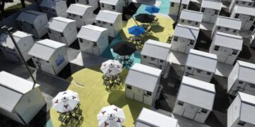 VA promises hundreds of tiny homes on its West L.A. campus; veterans want something nicer